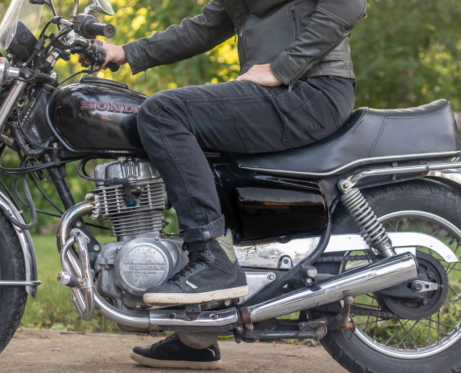 Cheap vs. Expensive Motorcycle Pants – Worth It?