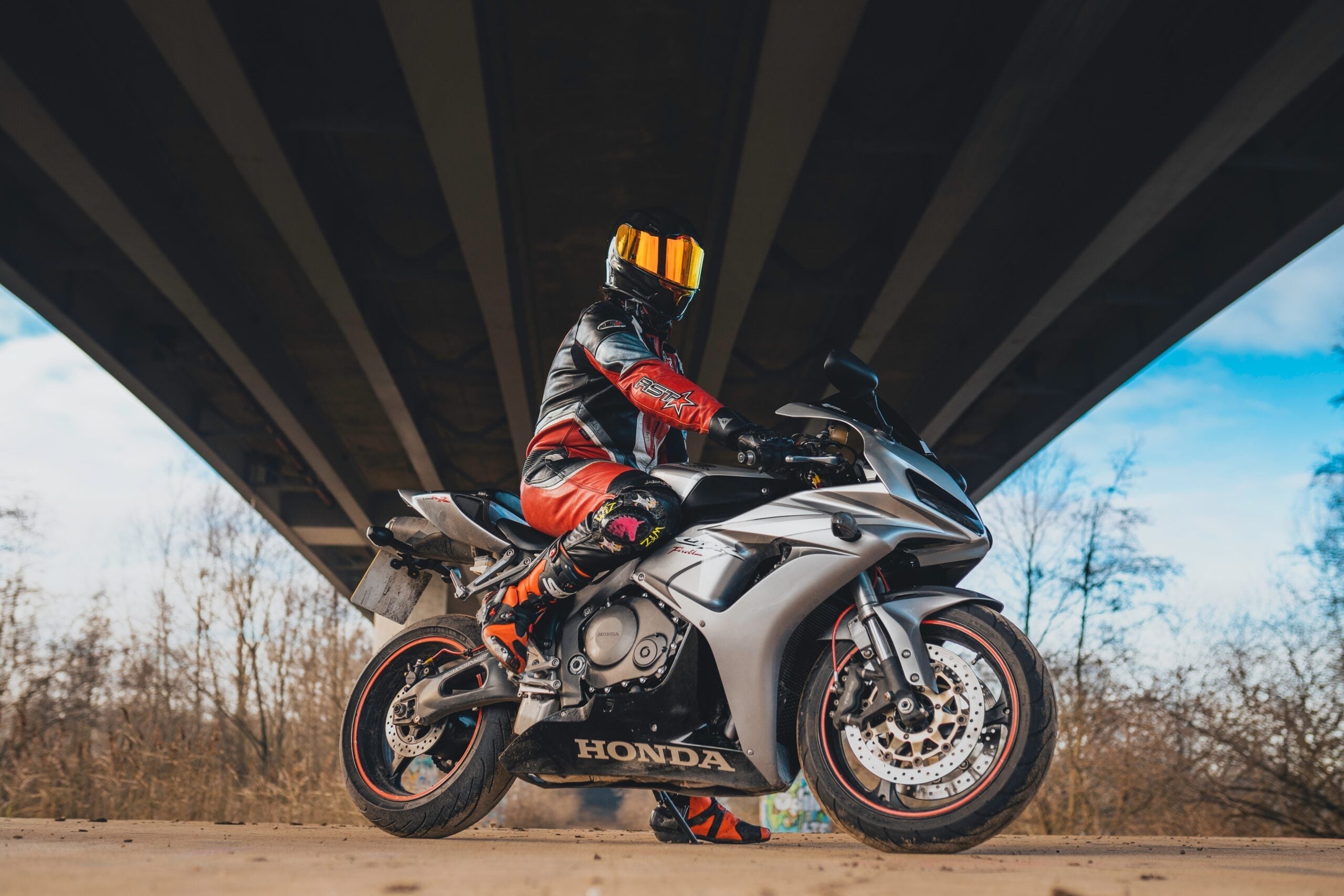 Leather vs Textile Motorcycle Pants: Which is Best for Your Ride?
