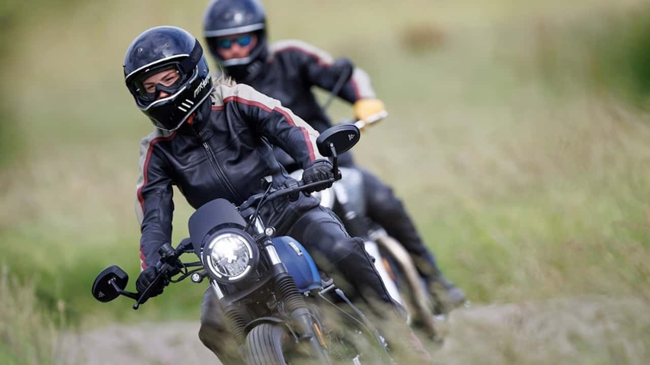 Retro Leather Motorcycle Suit: Style, Safety, and Classic Appeal