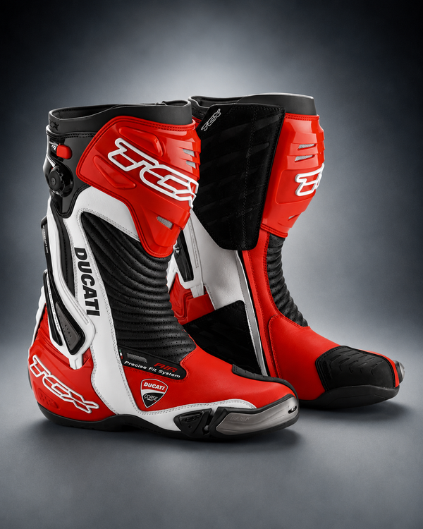 Toutes les bottes de moto de course