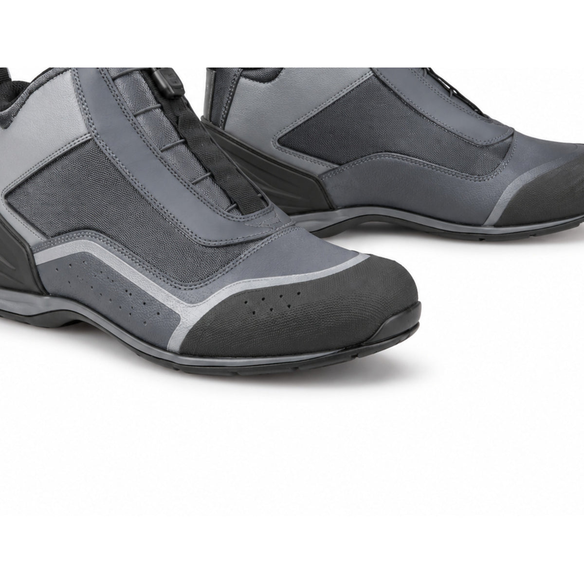 Slate Aero Low-Profile Motorcycle Riding Shoes – toe sole detail in Slate Gray / Silver