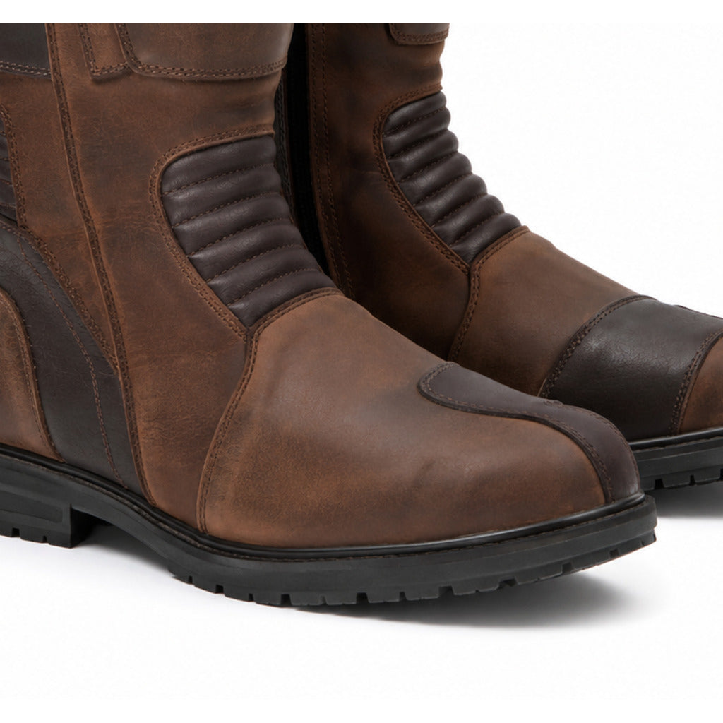 TobaccoAtlas touring motorcycle boots toe heel and touring sole detail